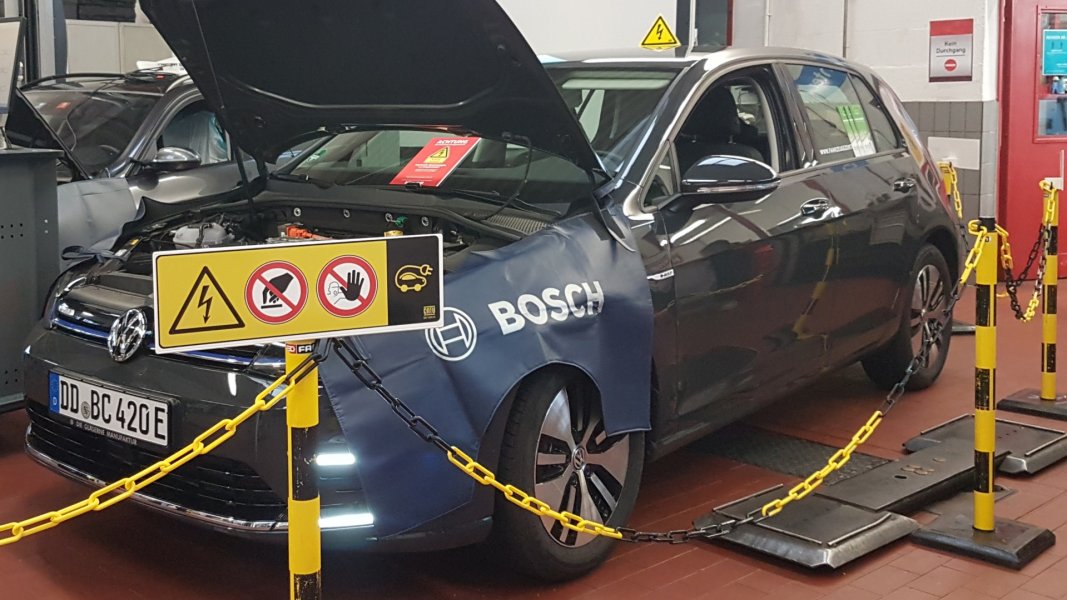 Prüfplatz für die Diagnose und Reparatur von Elektrofahrzeugen